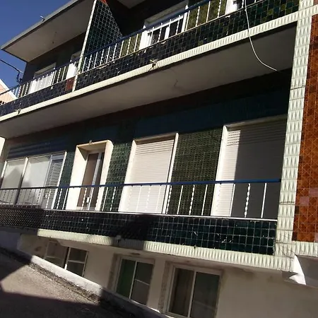 ホームステイ Casa Gloria トマール