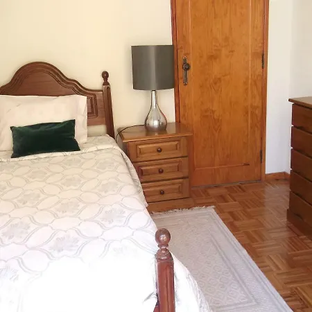 ホームステイ Casa Gloria トマール